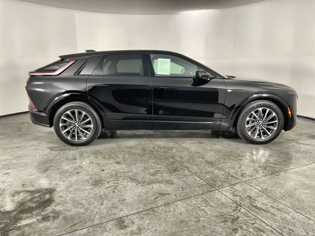 Used 2026 Cadillac Lyriq Sport AWD/4WD image 9