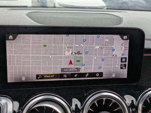 Used 2022 Mercedes-Benz GLB 35 AMG 4MATIC image 22