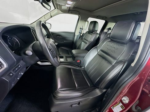 Used 2024 Nissan Frontier SL image 13