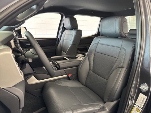 Used 2025 Toyota Tundra Limited image 15