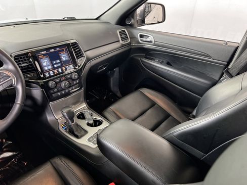Used 2022 Jeep Grand Cherokee Limited image 22