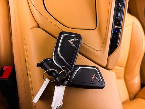 Used 2021 Chevrolet Corvette Stingray Premium Cpe w/ Z51 Performance Package RWD image 33