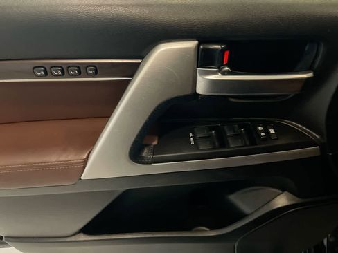 Used 2021 Toyota Land Cruiser image 13
