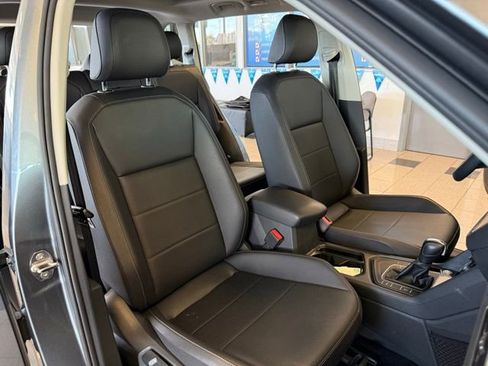 Used 2020 Volkswagen Tiguan SEL FWD image 28