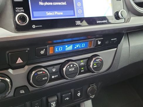Used 2020 Toyota Tacoma TRD Pro AWD/4WD image 30