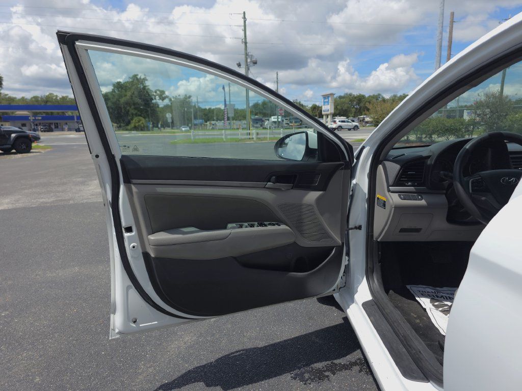 Used 2017 Hyundai Elantra SE FWD image 9
