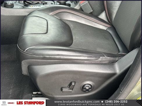 Used 2021 Jeep Cherokee Trailhawk AWD/4WD image 18