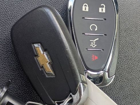 Used 2024 Chevrolet Equinox LT FWD image 33