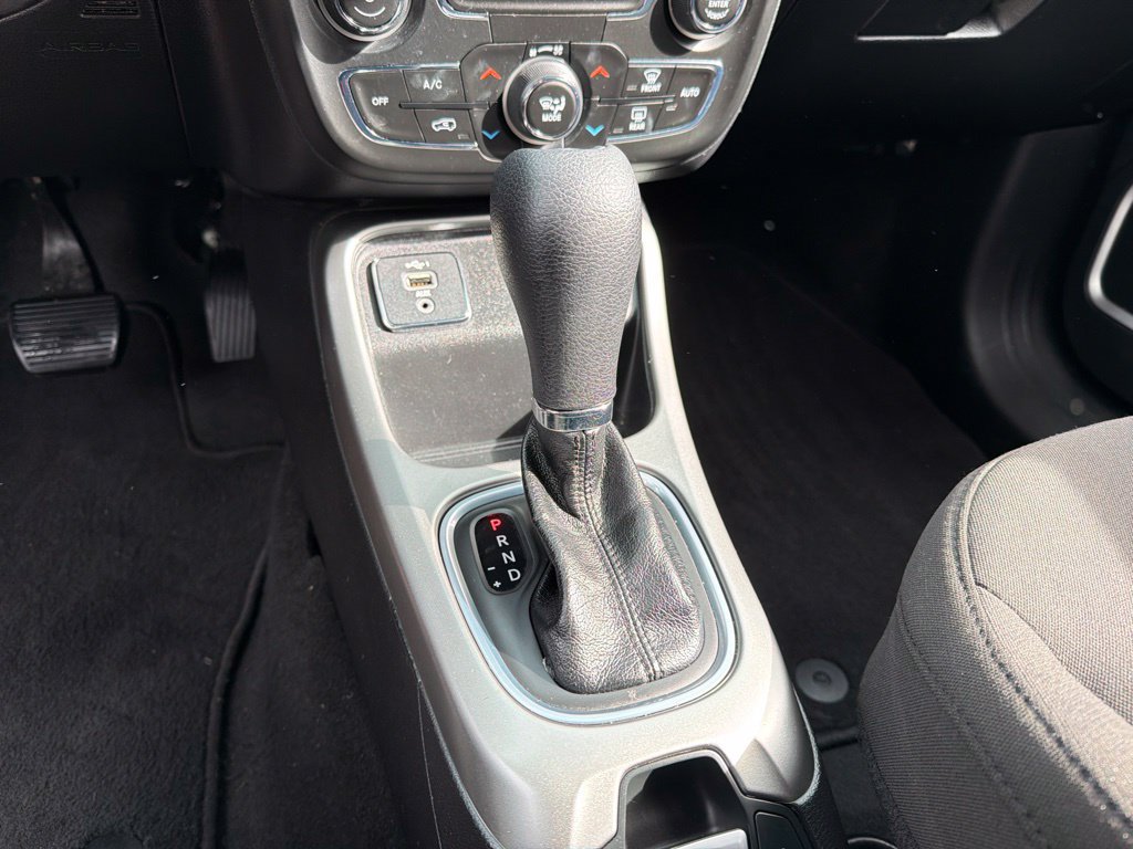 Used 2020 Jeep Compass Sport w/ Tech Group FWD image 14
