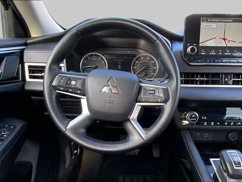 Used 2023 Mitsubishi Outlander SE AWD/4WD image 6