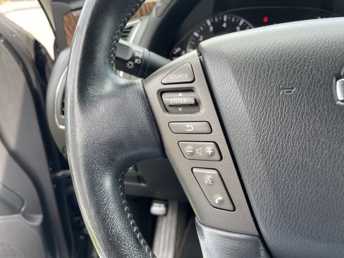 Used 2020 Nissan Armada SL image 17