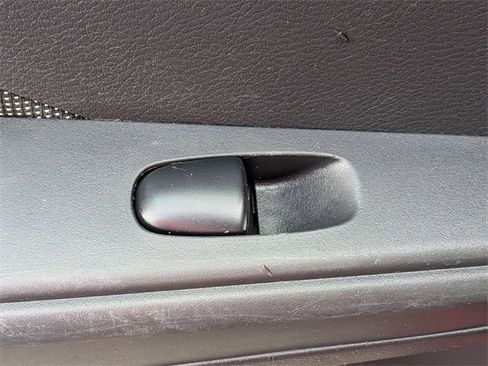 Used 2020 Nissan Kicks SV image 28