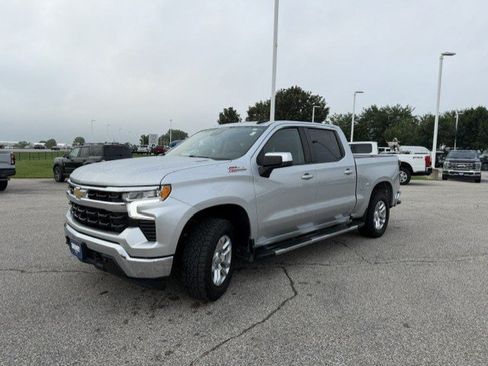 Used 2022 Chevrolet Silverado 1500 LT w/ Diesel Off-Road Package AWD/4WD image 3