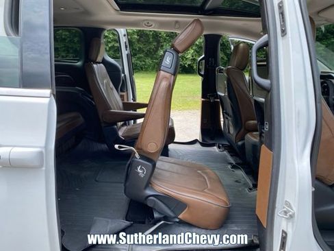 Used 2017 Chrysler Pacifica Limited FWD image 39