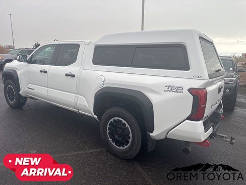 Used 2024 Toyota Tacoma TRD Off-Road image 4