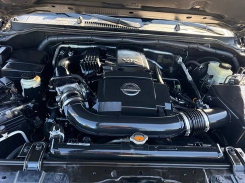 Used 2014 Nissan Frontier PRO-4X w/ Pro-4x Luxury Package AWD/4WD image 11