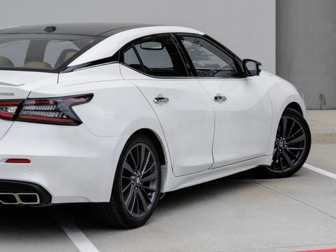 Used 2020 Nissan Maxima Platinum w/ Reserve Package FWD image 6