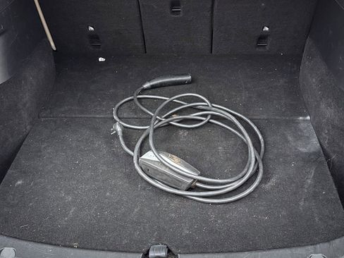 Used 2022 Tesla Model Y Performance image 10