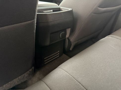 Used 2024 Toyota Tacoma TRD Off-Road image 23