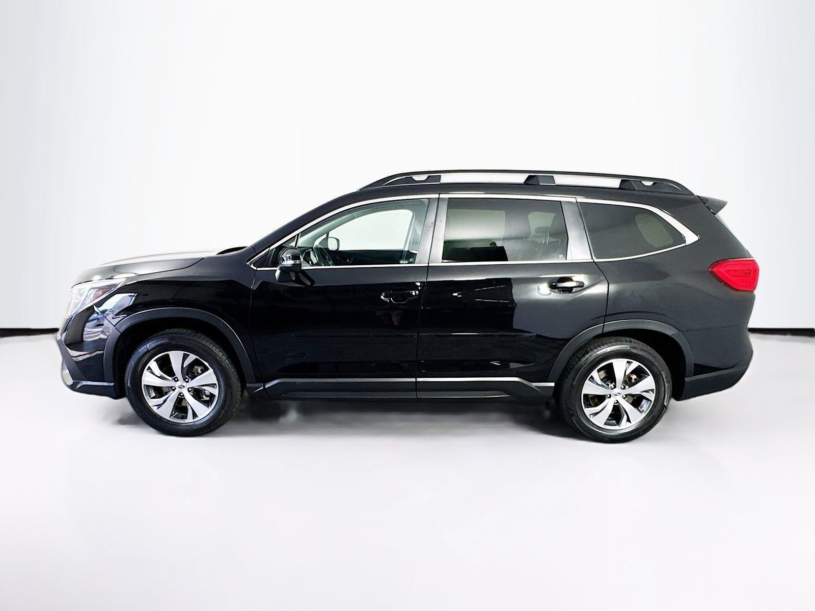 Used 2023 Subaru Ascent Premium w/ Convenience Package AWD/4WD image 4