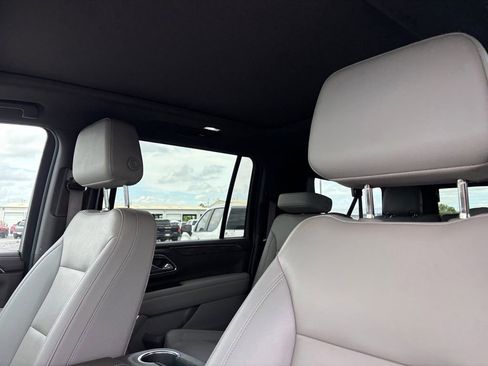 Certified 2023 Chevrolet Suburban Z71 w/ Luxury Package AWD/4WD image 11