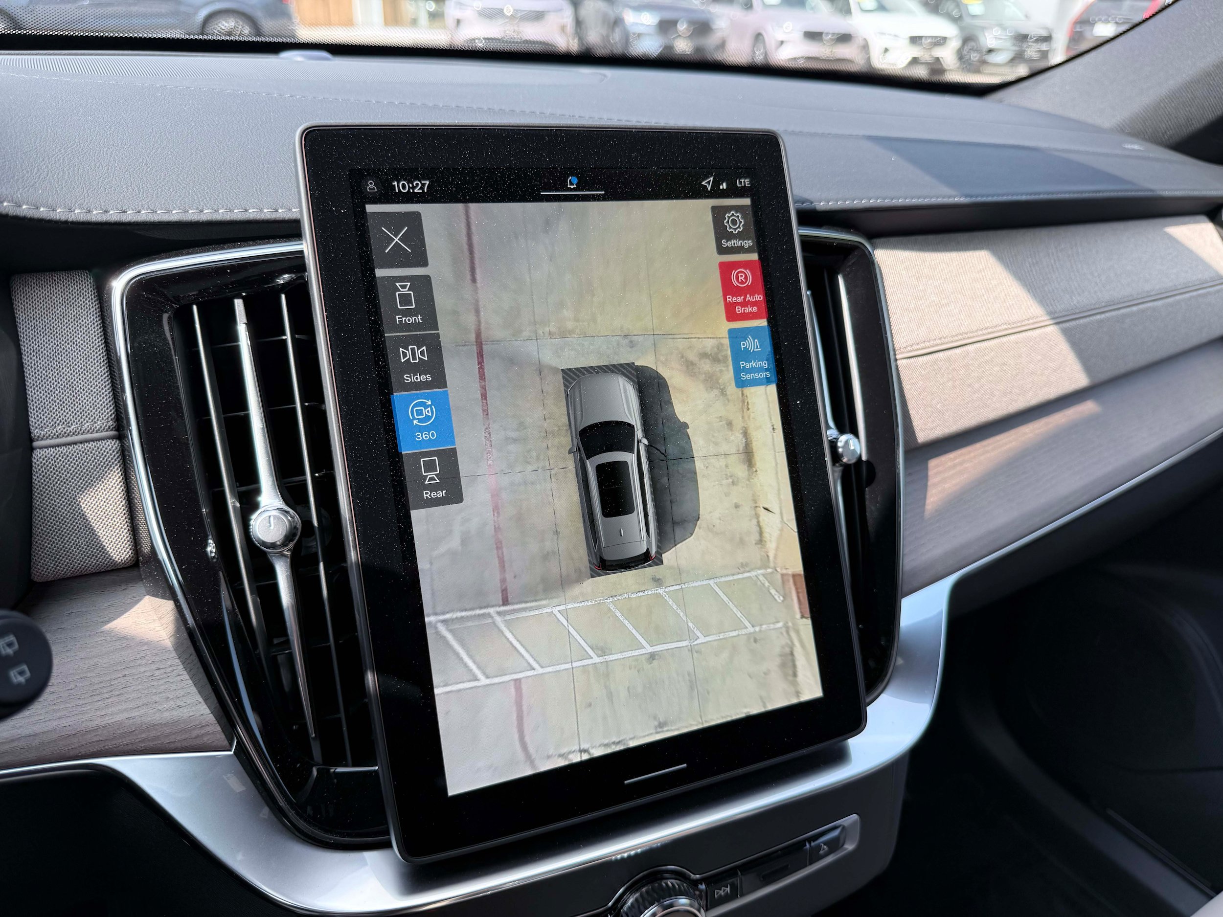 New 2026 Volvo XC90 B6 Plus w/ Protection Package Premier AWD/4WD image 25