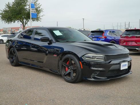 Used 2018 Dodge Charger SRT w/ Harman/Kardon Audio Group RWD image 3