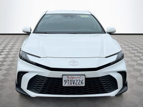 Used 2025 Toyota Camry SE FWD image 2
