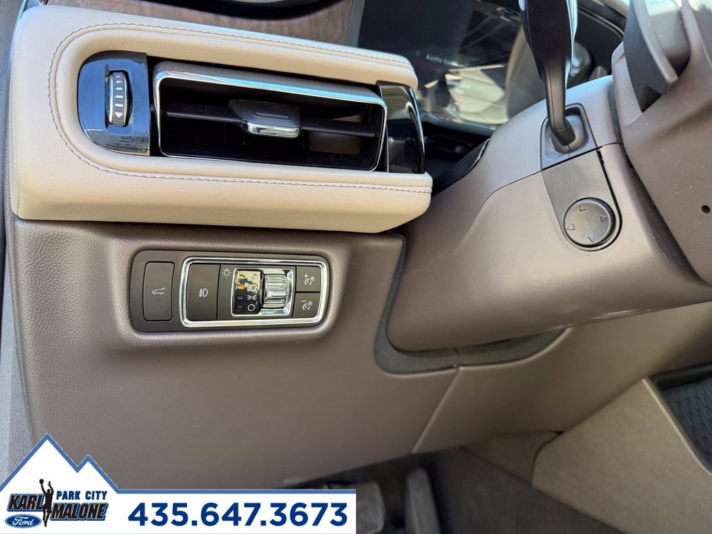 Used 2023 Lincoln Aviator Reserve w/ Equipment Group 201A AWD/4WD image 15
