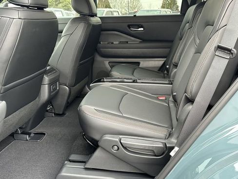 New 2026 Nissan Pathfinder SL AWD/4WD image 16