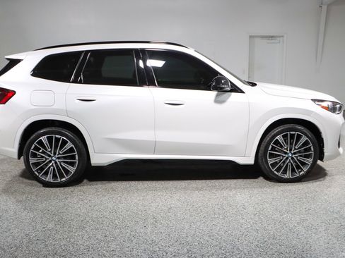 Used 2023 BMW X1 xDrive28i w/ Premium Package AWD/4WD image 6
