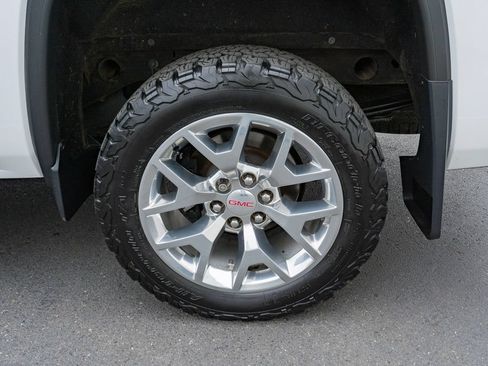Used 2015 GMC Sierra 1500 SLT w/ SLT Crew Cab Value Package AWD/4WD image 29