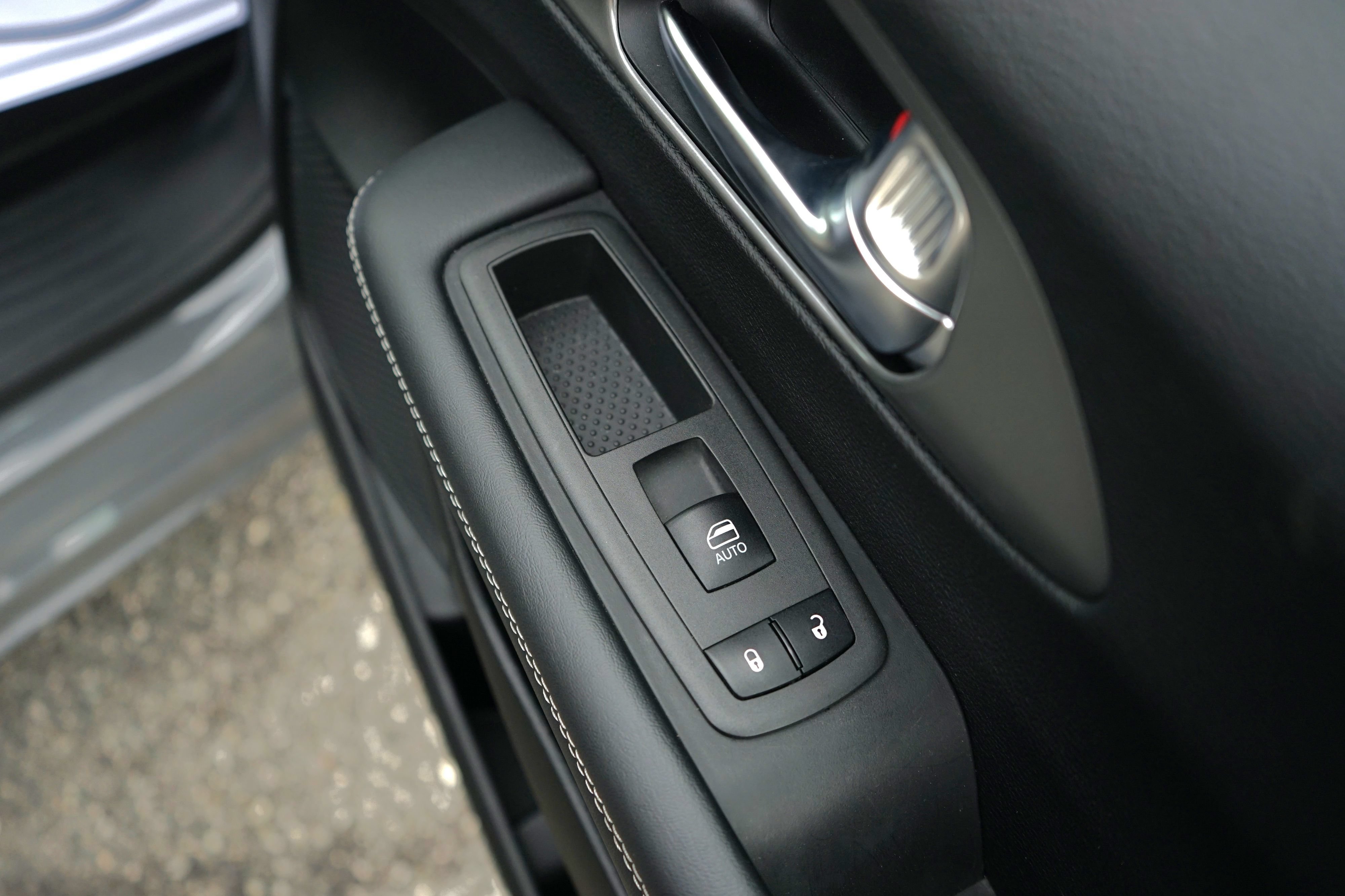 Used 2021 Chrysler Pacifica Touring-L w/ Uconnect Theater Family Group FWD image 29
