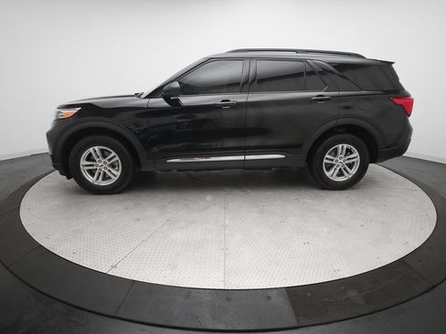 Used 2024 Ford Explorer XLT w/ Equipment Group 202A AWD/4WD image 25