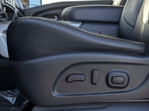 Used 2019 Nissan Titan SL w/ Texas Titan Edition image 26