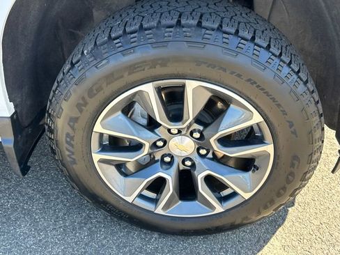 Used 2023 Chevrolet Silverado 1500 LT image 8