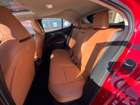 Used 2021 Lexus UX 250h w/ Premium Package image 18