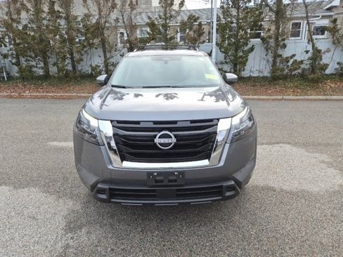 New 2025 Nissan Pathfinder SV w/ SV Premium Package image 3