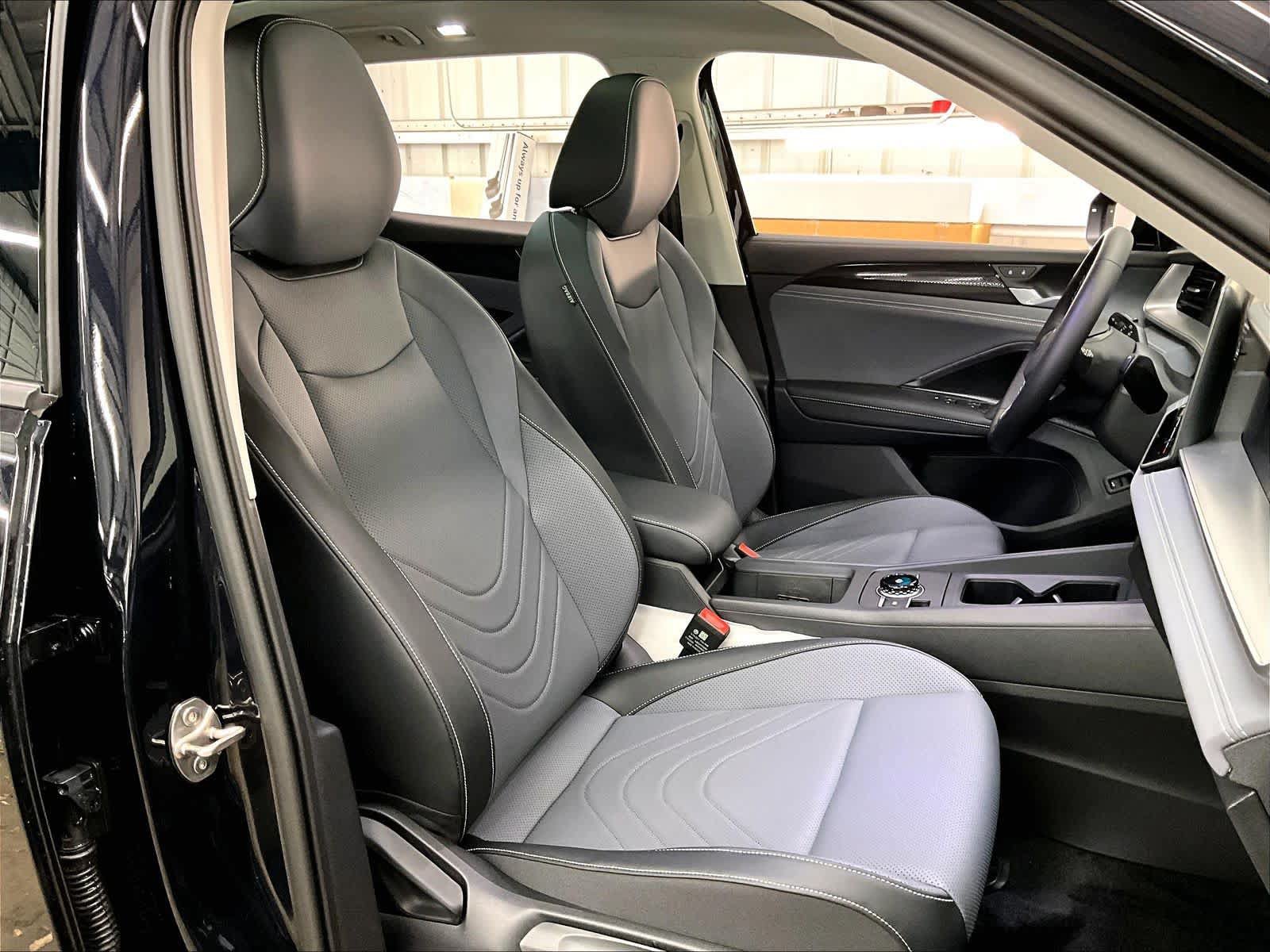 New 2026 Volkswagen Tiguan SE AWD/4WD image 30