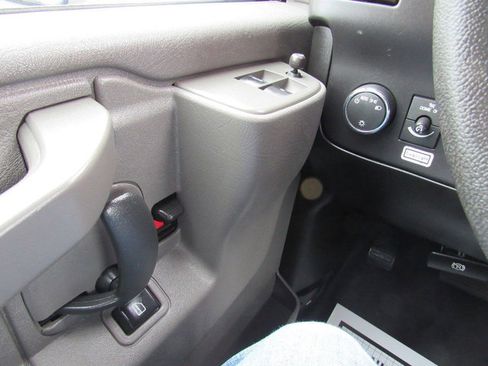 Used 2021 GMC Savana 3500 Extended w/ Power Convenience Package image 30