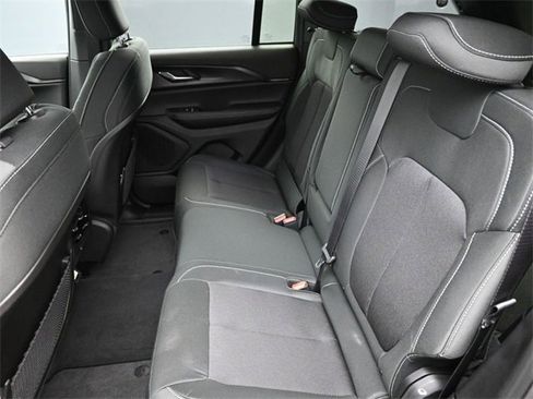 New 2025 Jeep Grand Cherokee Laredo X w/ Luxury Tech Group I image 18