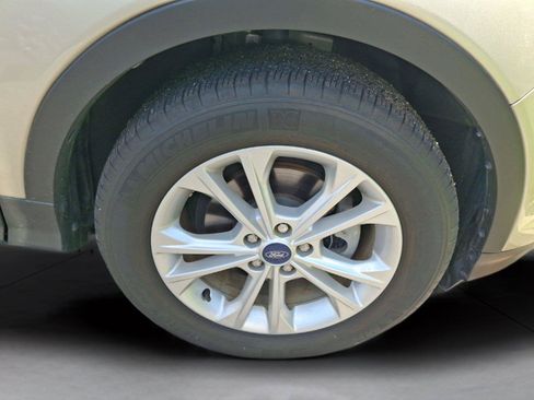 Used 2017 Ford Escape SE FWD image 13