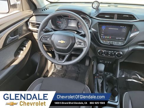 Certified 2023 Chevrolet TrailBlazer LT w/ Convenience Package FWD image 23