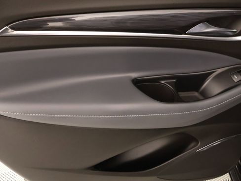 Used 2022 Buick Enclave Premium w/ Experience Buick Package image 18