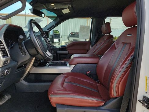 Used 2022 Ford F450 Platinum w/ FX4 Off-Road Package image 19