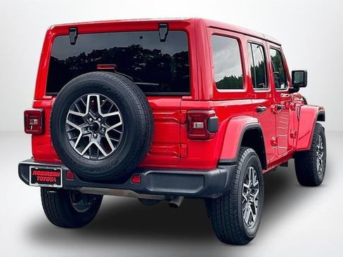Used 2025 Jeep Wrangler Unlimited Sahara AWD/4WD image 13
