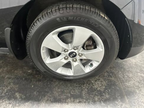 Used 2018 Kia Soul w/ Convenience Package FWD image 4