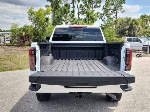 New 2026 GMC Sierra 2500 AT4 w/ AT4 Premium Plus Package AWD/4WD image 5