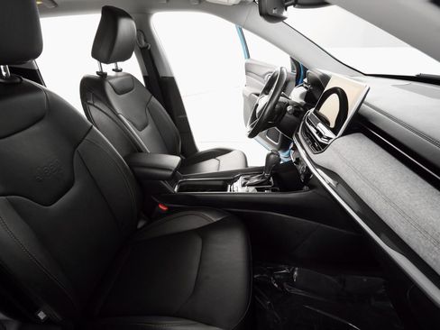 Certified 2022 Jeep Compass Latitude image 12