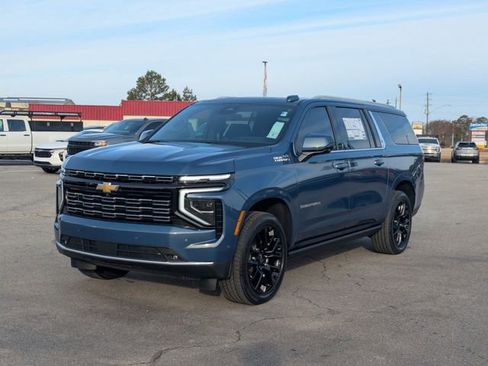 New 2025 Chevrolet Suburban High Country image 6